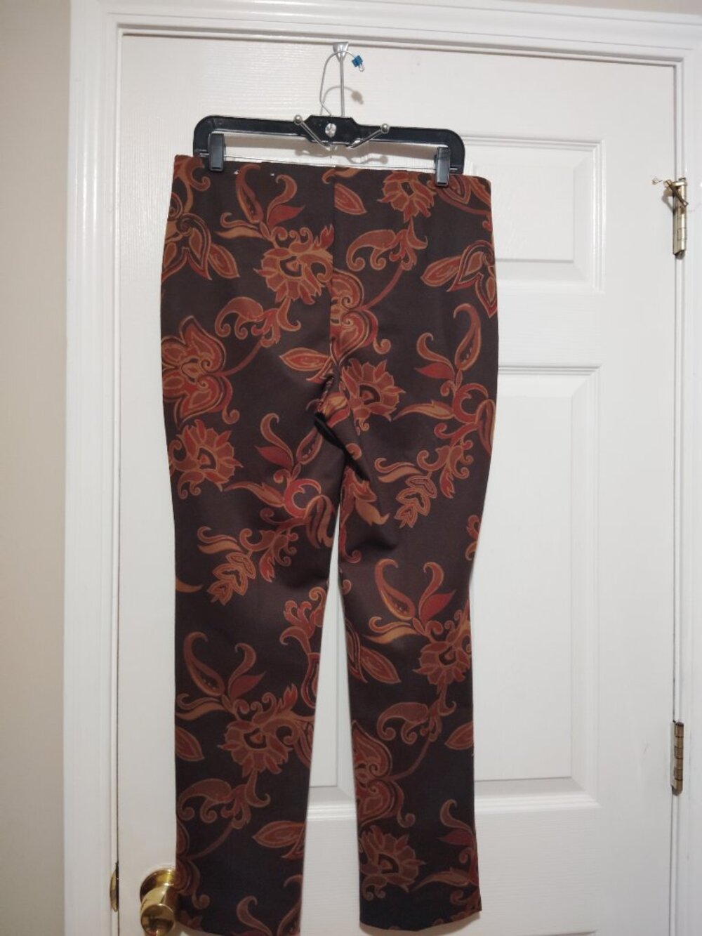 Chico's women's ankle pant Size 8 brown Floral Print Stretch Pull-on Career wear - Picture 4 of 5